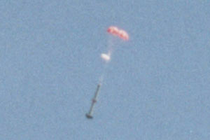 Retorno en paracaidas del primer Cohete :: Sur Astron�mico